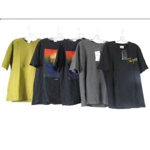 Zara Clothing Bundle
Lot of 5
Zara Shirt - Black With Skull - M
Zara Shirt - Gre